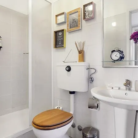 Porta 33 Bed And Bath פורטו